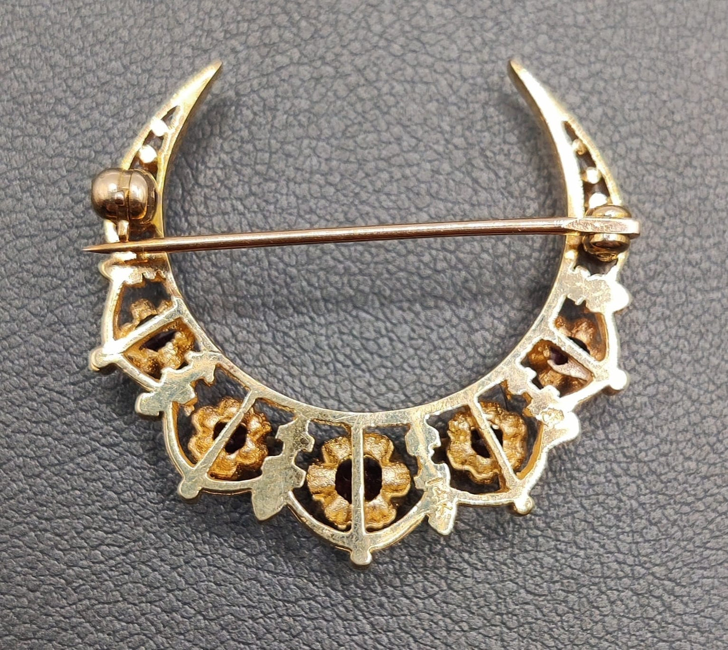 Vintage 14k Gold Brooch